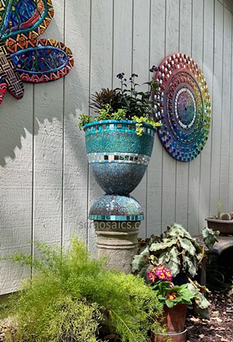Tempered glass planter 3d mosaic upcycled art crash glass planter yard art