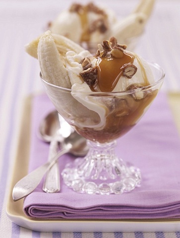 Banana Split Sundae from Weight Watcher's Five Ingredient 15 Minute Cookbook