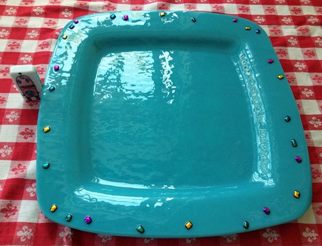 Platter in robins egg blue...

details:
12x12, glass with dichroic glass jewels around edge.