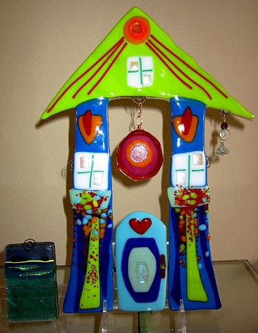 Love House with interchangeable sun or water view!
Details:
15" x 8"
