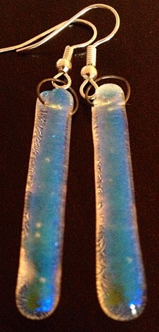 Icee fizzies...

details:
these earrings are 1.5" long x .25" wide