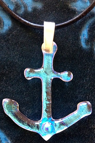 Little, clear sparkly Anchor necklace