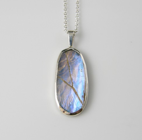 'Glowing Oval'
Pendant with Adjustable Chain