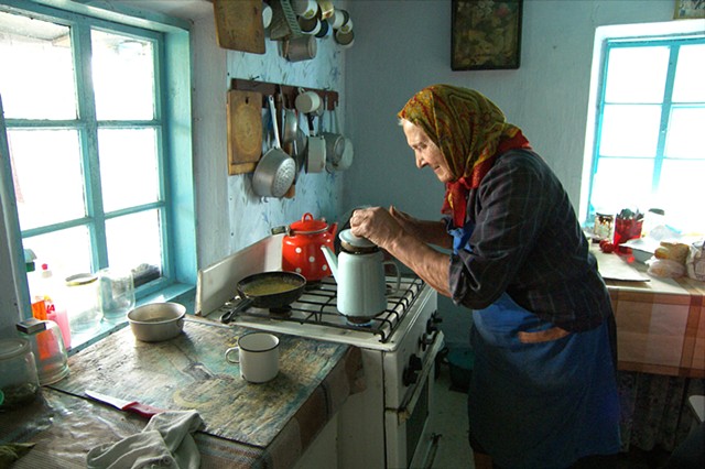 Halia making tea