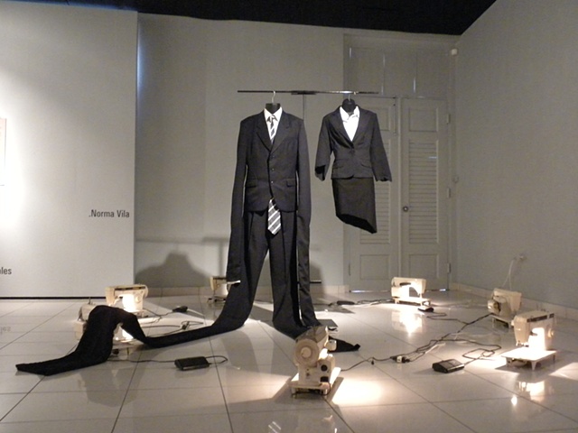 
Unsewing Inequalities
presented in "Los desalojados, colectiva de los artistas moradores del área", Museo de Arte de Caguas. Curated by Elsa María Meléndez
2010
