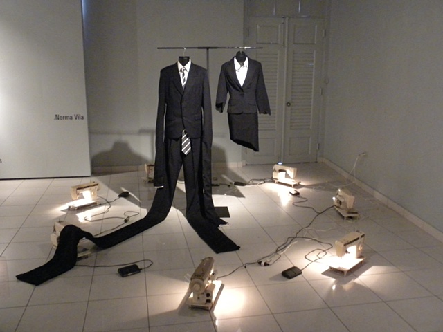 Unsewing Inequalities (2011)
presented in "Los desalojados, colectiva de los artistas moradores del área", Museo de Arte de Caguas. Curated by Elsa María Meléndez