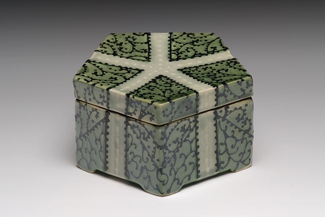 medium pentagonal box