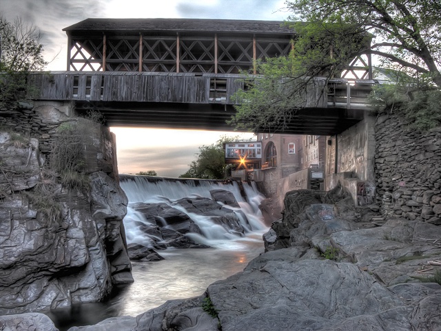 Quichee Waterfall and Bridge 