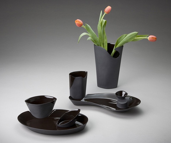 Black Vase & 2 Tableware Settings