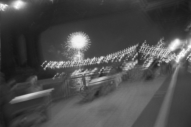 NYC 2009 fireworks from under FDR two [soft blur].