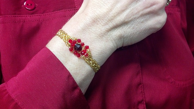 Ring pattern made into Bracelet by Jean taught by Peggy