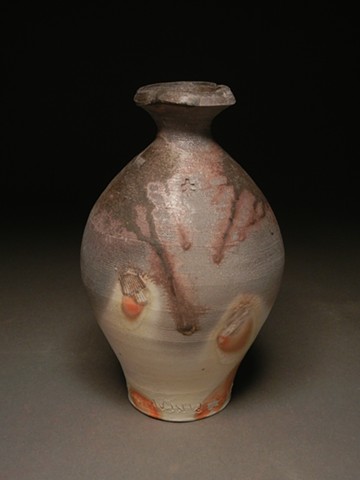 Lady-shaped vase.
