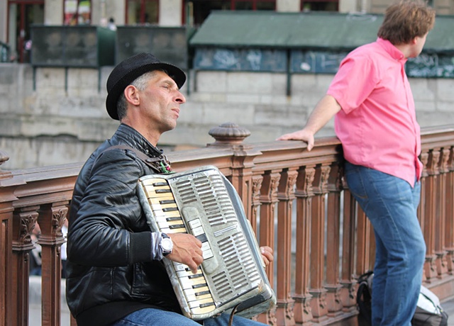 Le joueur d'accordéon – Notre Dame – Paris, France