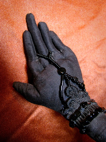Midnight
Hand Detail