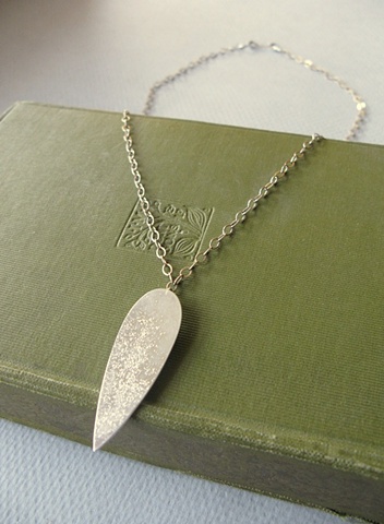 single thorn necklace