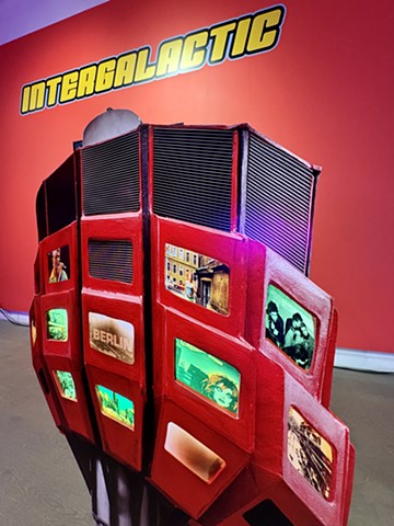 Intergalactic Planetary