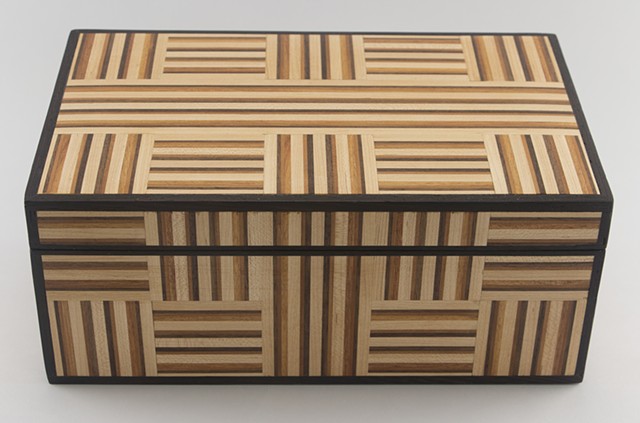 Veneered jewelry box