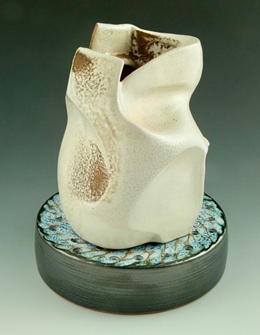 Porcelain Vase on Drain view 3