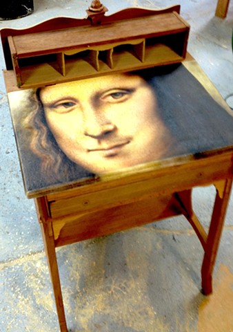 MONA LISA DESK