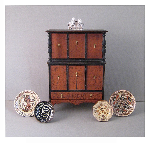 Miniature cupboard miniature pottery