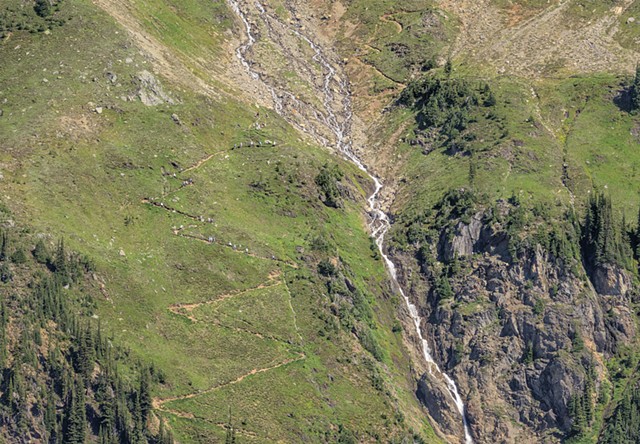 Switchbacks up to Creek Crossing