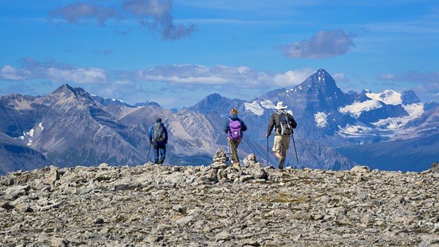 Walking down from West Peyto