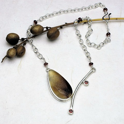 Agate druse silver pendant w/ garnets on silver chain #849