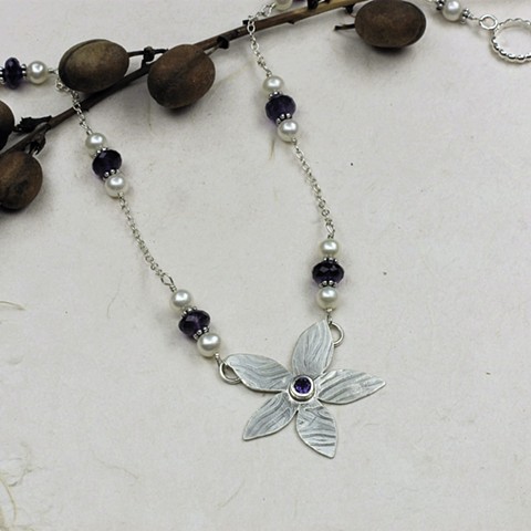 Flower pendant with amethyst #833