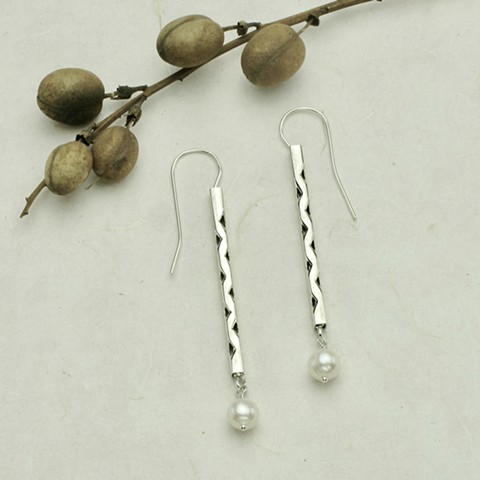 notched silver tube earrings with pearls #911E