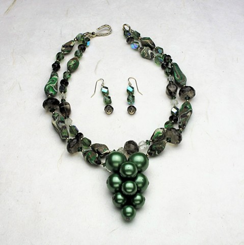 vintage green "grapes" pendant double strand necklace #363;  coordinating earrings #363E