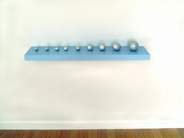 5104309 (foil balls, shelf)