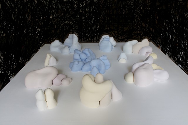 ceramic art installation ceramique porcelaine pastel bleu rose jaune