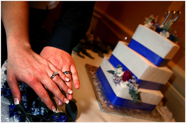 WEDDING BANDS & CAKE