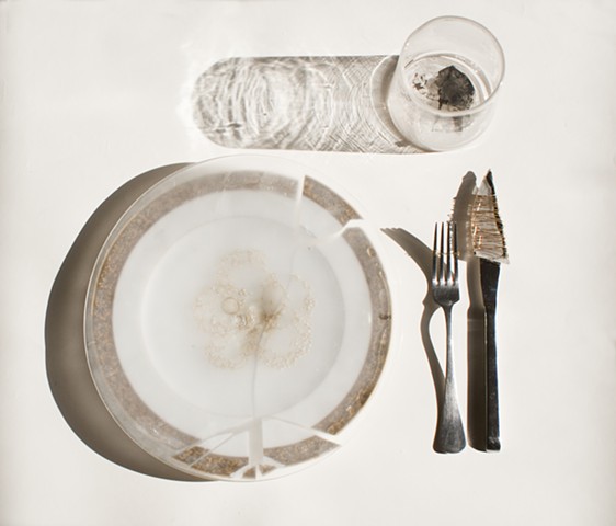 Dinner Setting With Glass Knife 