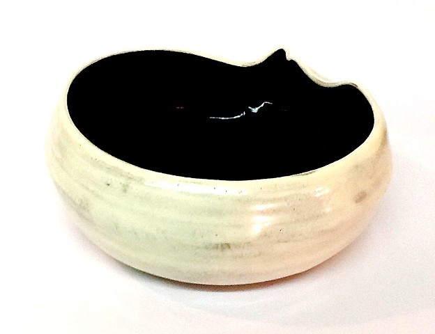 Large shallow bowl 1