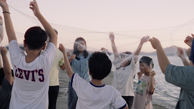 파라클레토스 Who Stands Beside