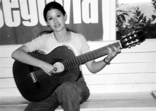 Susie at Guitar Gallery