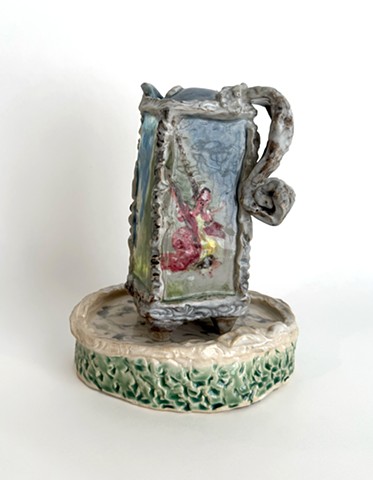 Glittershaker and pedestal