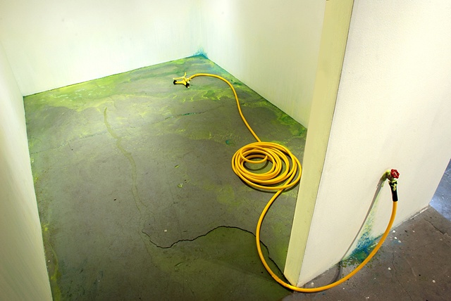 Jasmyne Graybill
Run-Off
Acrylic paint, polymer clay, sprinkler, spigot, water hose
9’ x 7’ square
(Installation view)
