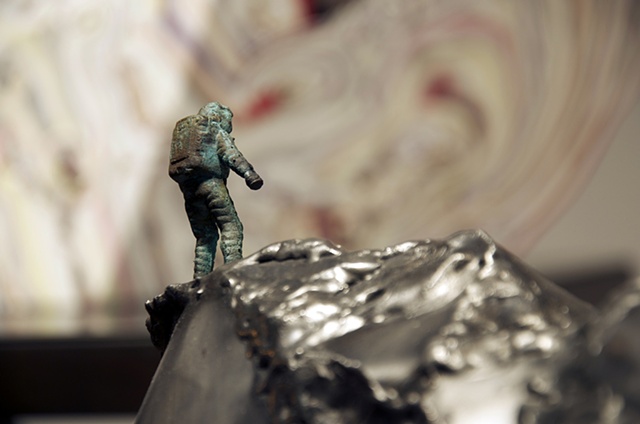 Arrangement 3 (Space Oddity) 
Close-up 
Bronze Spaceman 