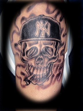 new york yankee skull tattoo by tatupaul