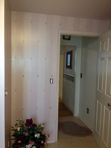 Master Bath with Strie Wide Stripes