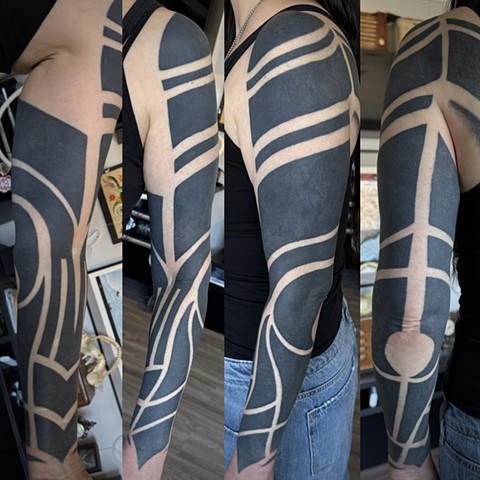 Blackout sleeve left