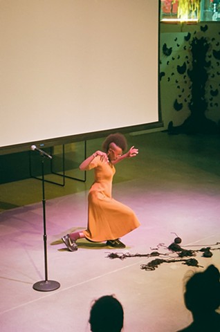 Miatta Kawinzi, performance