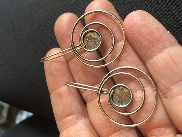 Gentle spiral earrings 