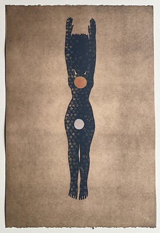 Nut with stars on a black sky surrounded by gold contains the sun and moon 