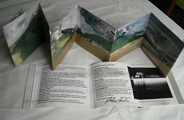 Grey Volcanoes-multiple edition-
interior housing and accordion pages