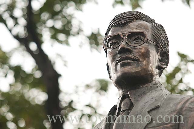 Honorio Lopez in Moriones, Tondo, Manila by sculptor Toym Imao 