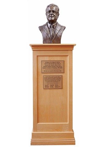 Dr Robert Davila