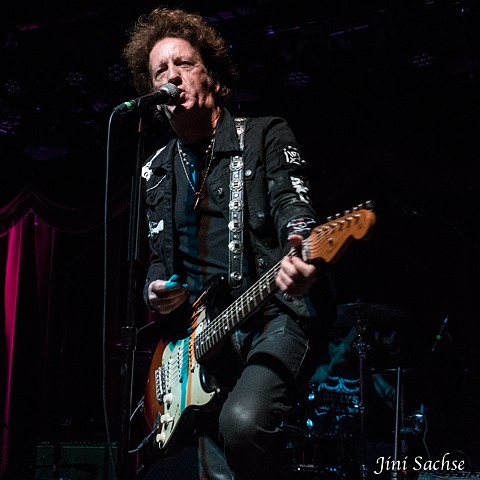 Willie Nile, World War Willie, Rock and Roll, Alternative, Land of a Thousand Guitars, 